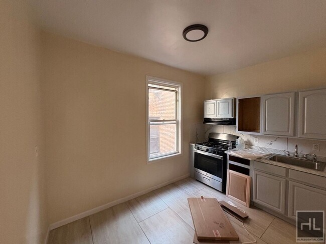 Foto del edificio - MONTGOMERY AVENUE, BRONX