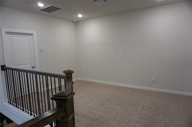 Building Photo - 16626 Lake Austin St