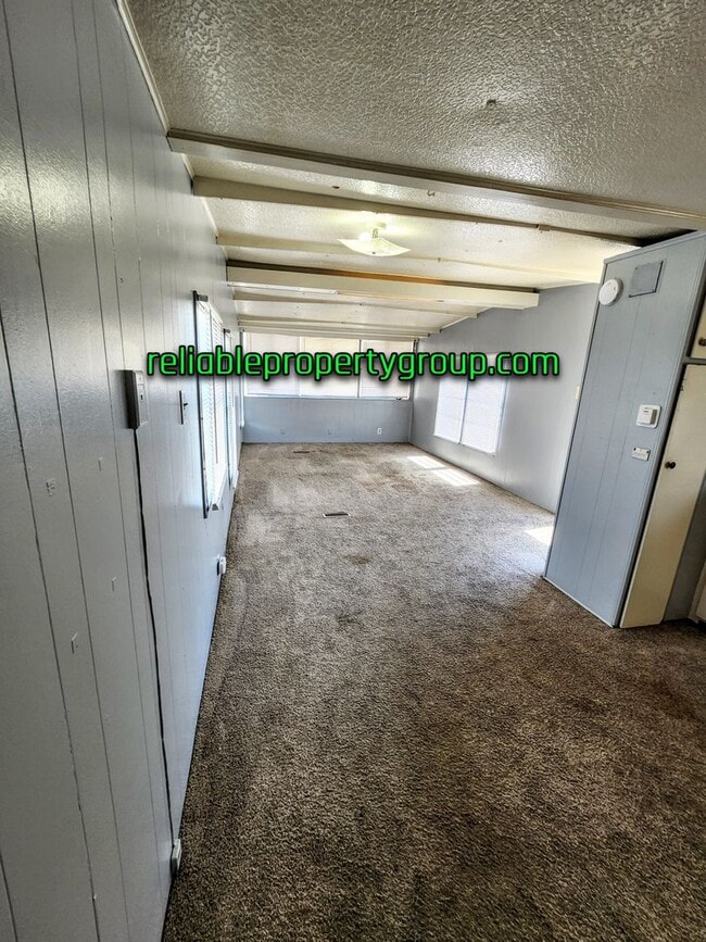 Foto del edificio - New Listing in Fort Wayne