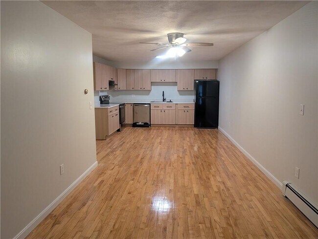 Foto del edificio - 444 Woodward Rd