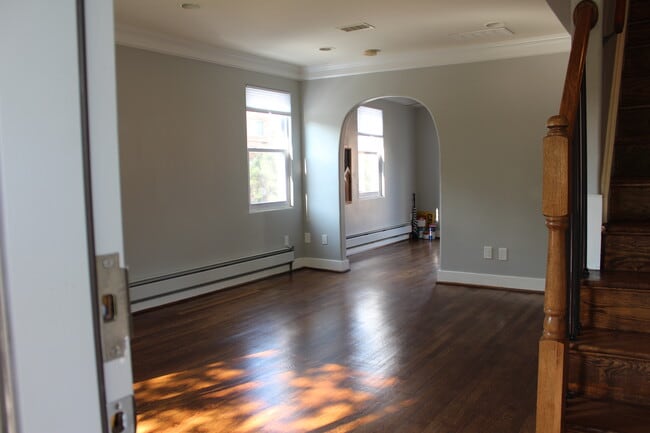 Building Photo - 803 S Ode St