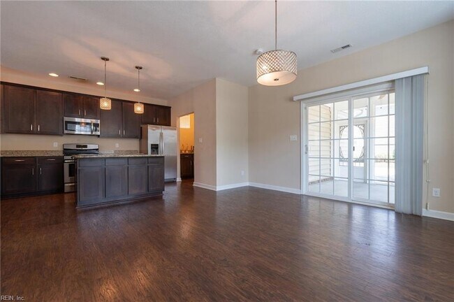 Foto del edificio - 302 Milton Ct