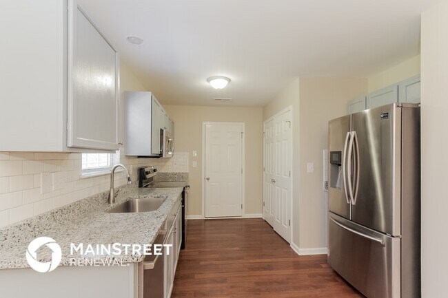 Foto del edificio - 3135 Reid Brook Ln