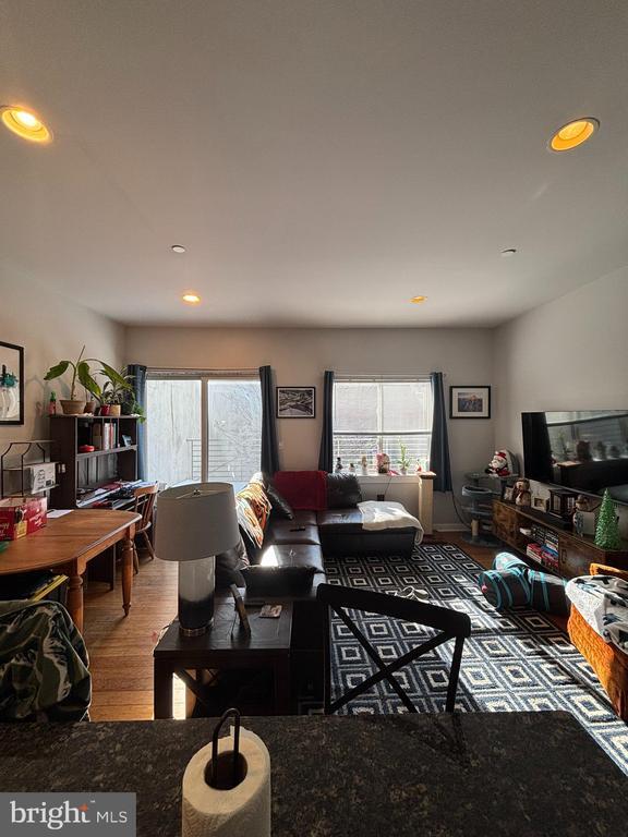 Foto del edificio - 3862 Lancaster Ave