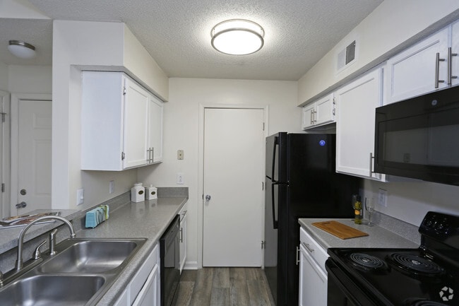 Interior Photo - Ashley Lakehouse