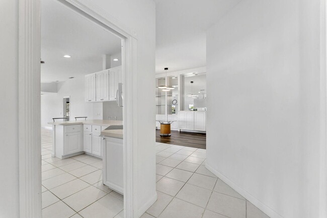 Building Photo - 8270 Eleuthera Ln