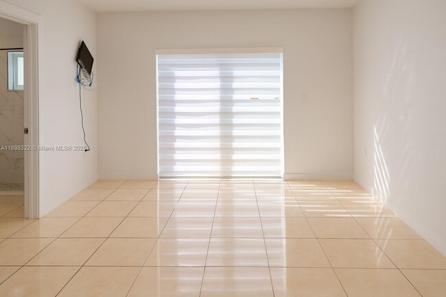 Foto del edificio - 2312 NW 82nd St