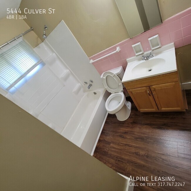 Building Photo - NEAR AUDUBON GARDENS! 4BR/1BA HOUSE!