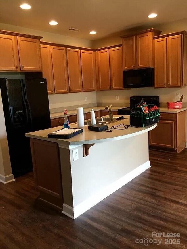 Foto del edificio - 345 Sandy Spring Ln