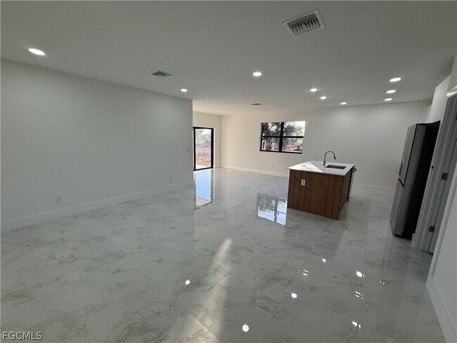 Foto del edificio - 2012 NE 28th St