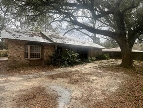 Building Photo - 461 Magnolia Rd