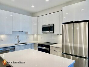 Building Photo - 13458 95 Av