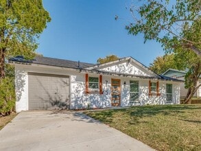 Building Photo - 715 Botany Bay Dr