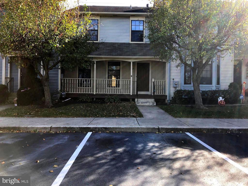 Primary Photo - 56 Burgundy Dr
