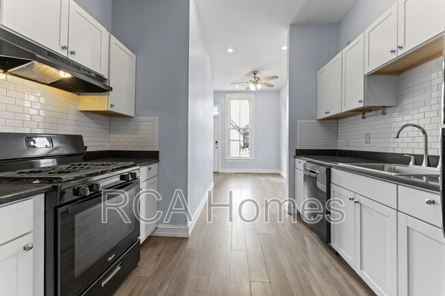 Building Photo - 920 N College Ave