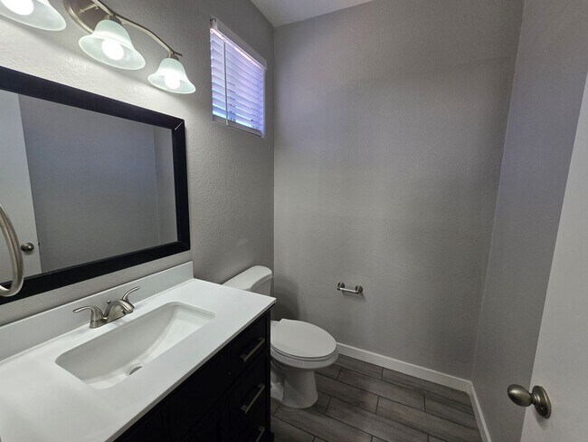 Building Photo - 4 Bedroom Rhodes Ranch Home