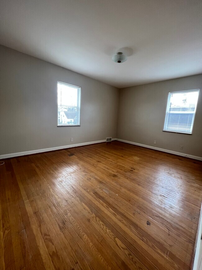 Building Photo - 4225 Norbourne Blvd