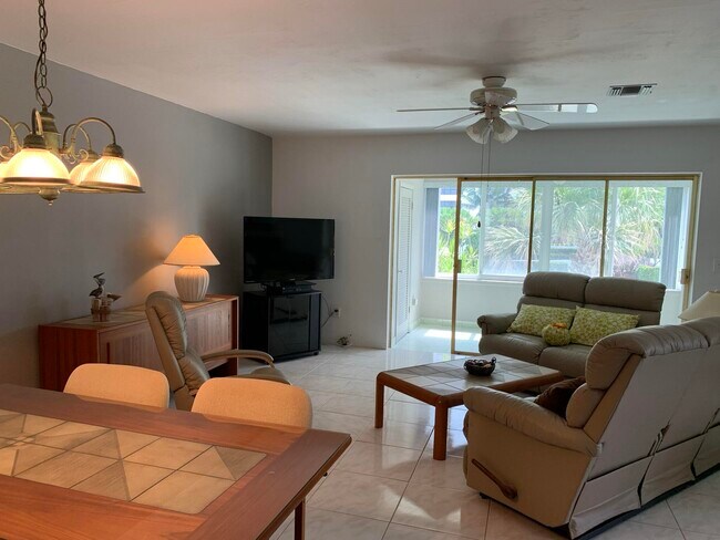 Foto del edificio - 2561 S Ocean Blvd