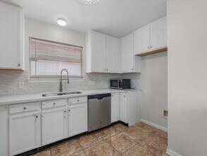 Building Photo - 18634 S Wimbledon Dr