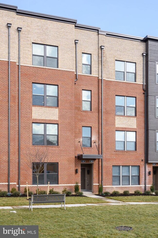 41 Silverway Dr, Herndon, VA 20170 Townhouse for Rent in Herndon, VA