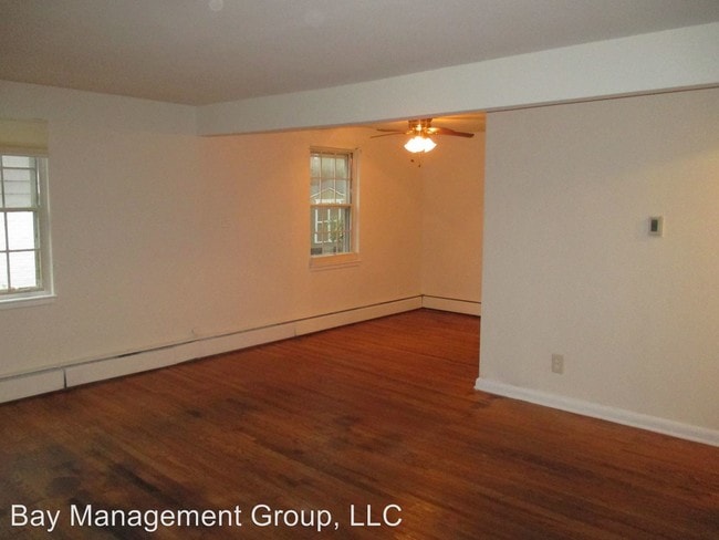 Building Photo - 4 br, 3 bath House - 1009 Kingston Rd