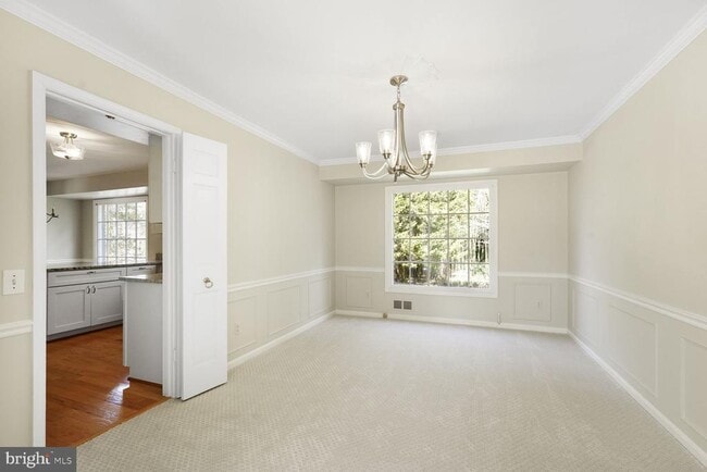 Building Photo - 3725 Templeton Pl