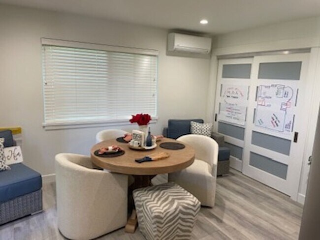 Foto del edificio - 1481 Hollister Ln