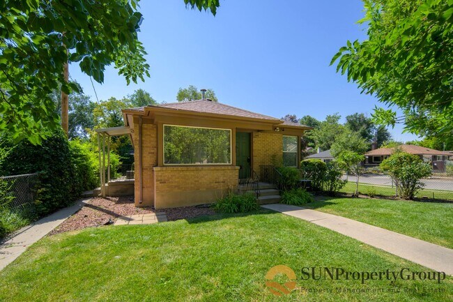 Building Photo - Newly Updated Liberty Wells Duplex!!