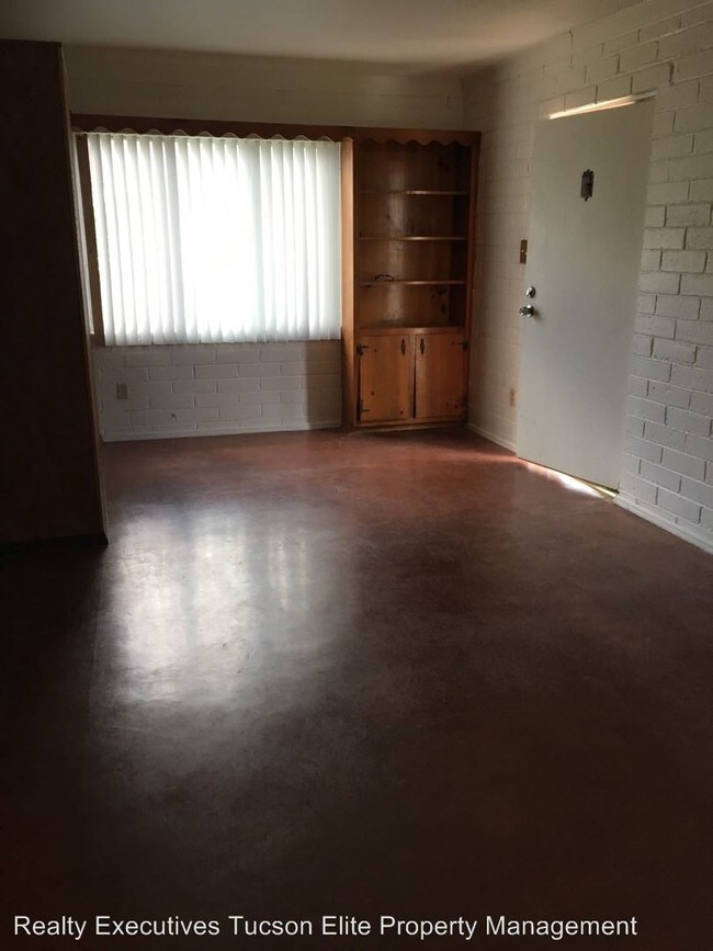 Building Photo - 2 br, 1 bath House - 1212 N. Richey Blvd