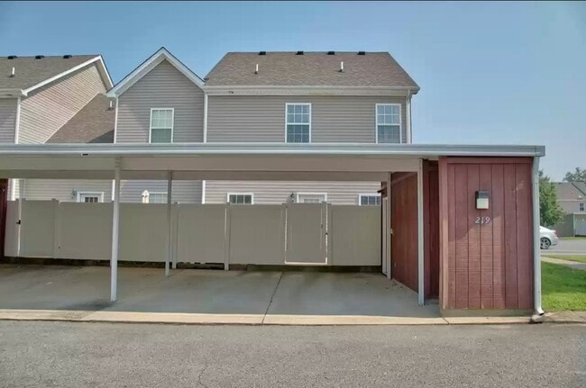 Building Photo - 219 Rowlette Cir