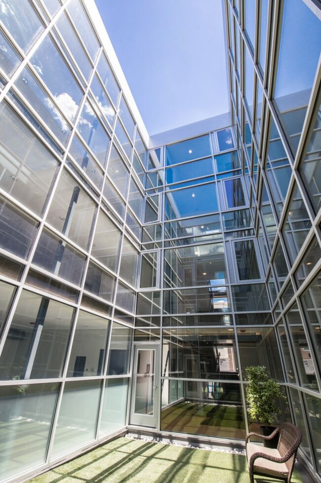 Foto del edificio - 1438 N 7th St