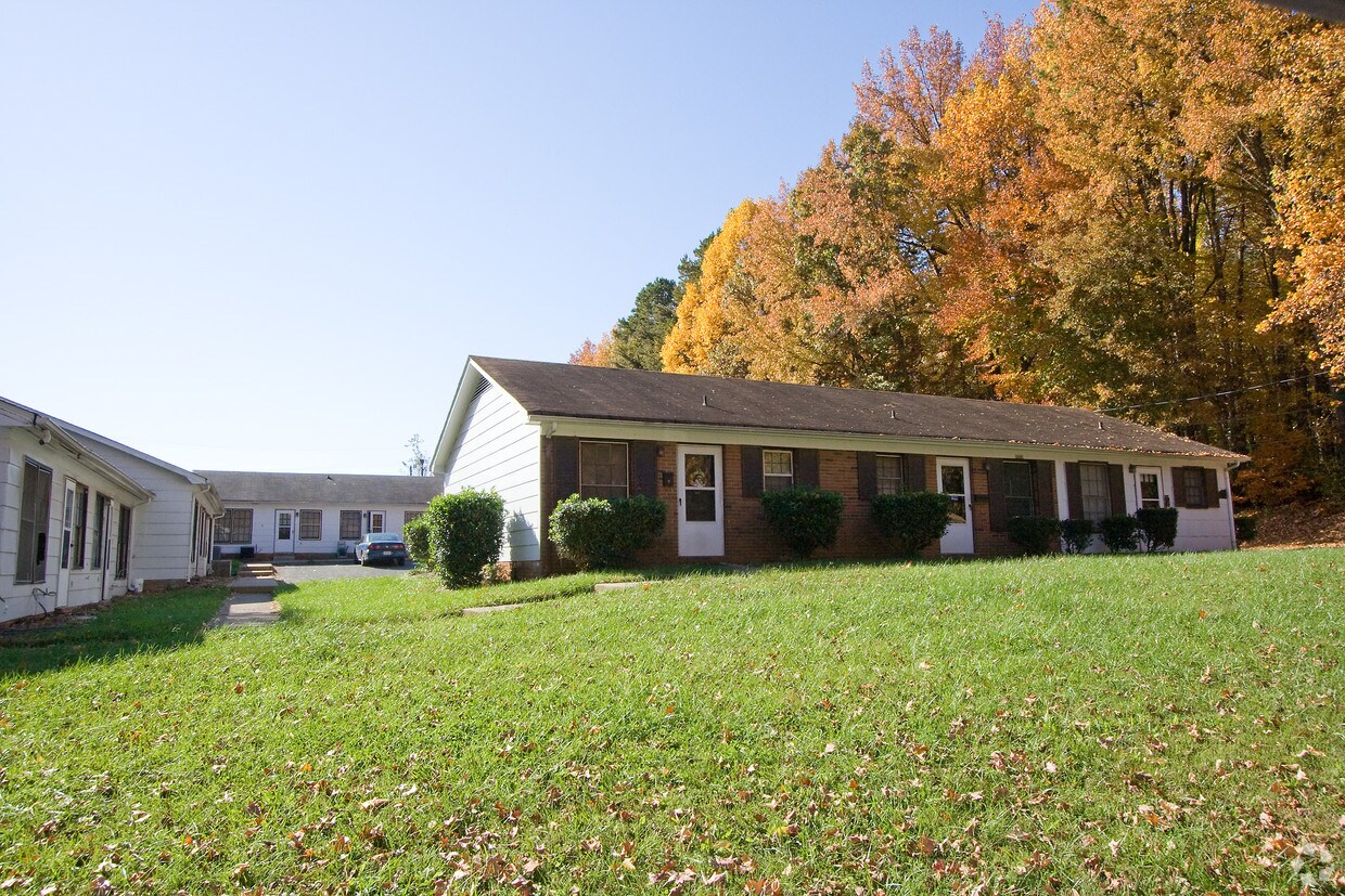 Building Photo - 4550 Hershey St