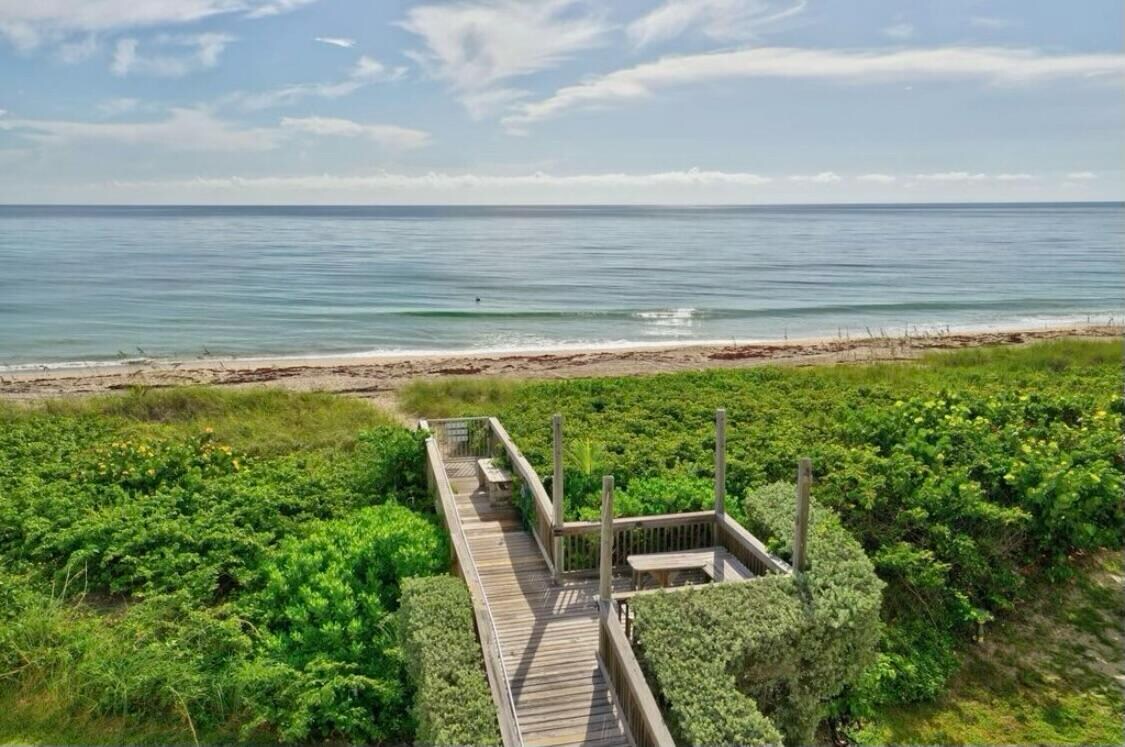 Foto del edificio - 3541 NE Ocean Blvd