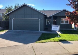 Building Photo - 1158 SE Surita Ct