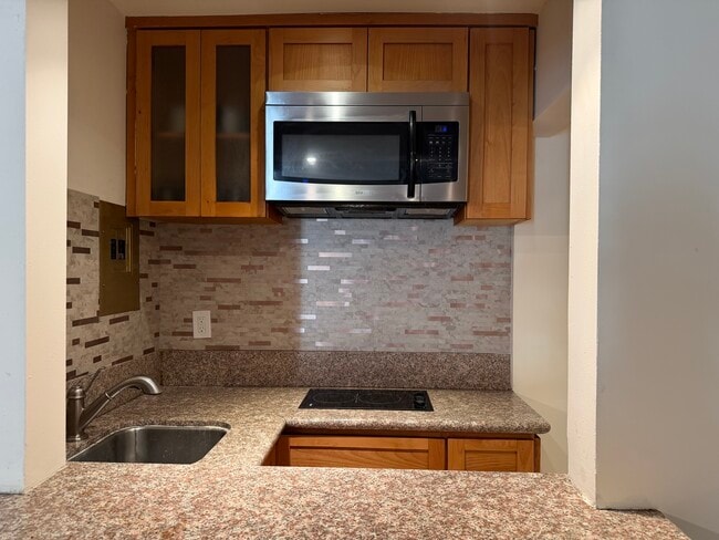 Building Photo - 5801 Cazaux Dr