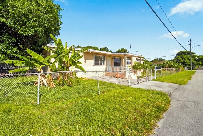 Foto del edificio - 9300 NW 32nd Ct