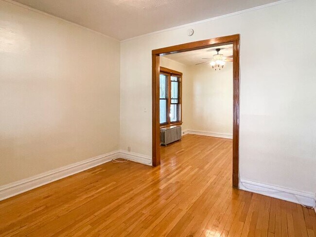 Foto del edificio - 4400 N Greenview Ave