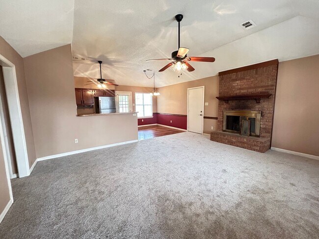 Building Photo - Charming Millington home with 1 car garage...