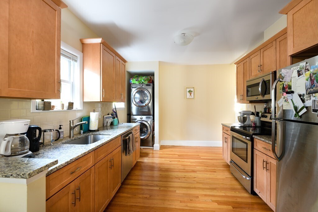 Foto principal - 393 Washington St