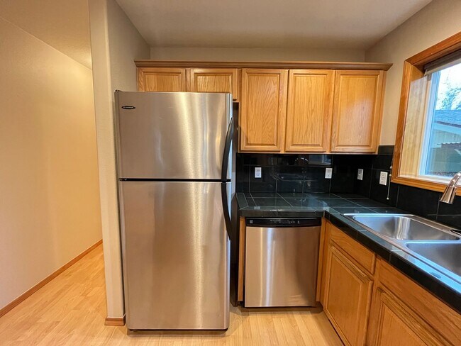 Foto del edificio - Brentwood Park Home - 3 Bedrooms, 2 baths 1,506 sq. ft.