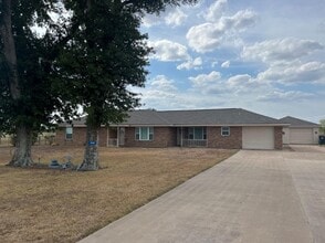 Building Photo - 566 Schmidt Rd