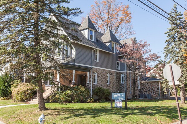 Foto del edificio - 125 Windsor Ave