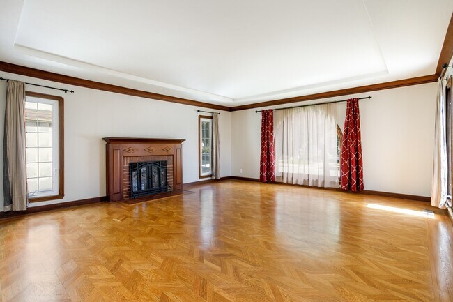 Foto del edificio - 818 Collier Dr