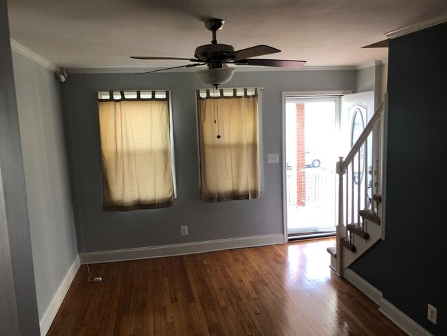 Foto del edificio - *COMING SOON* Beautiful, Spacious Townhome...
