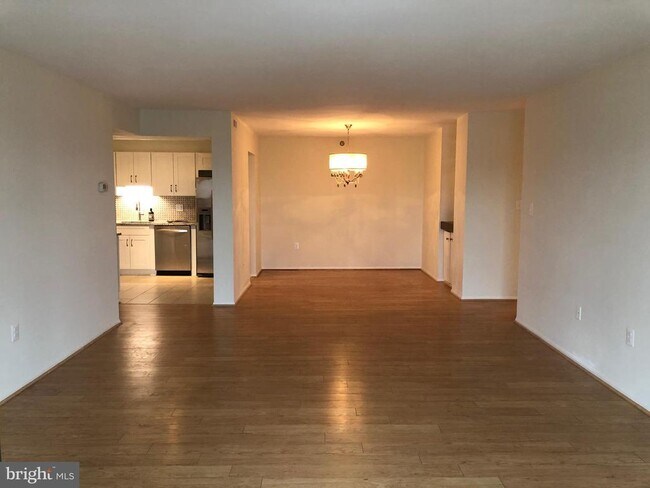 Foto del edificio - 3310 N Leisure World Blvd