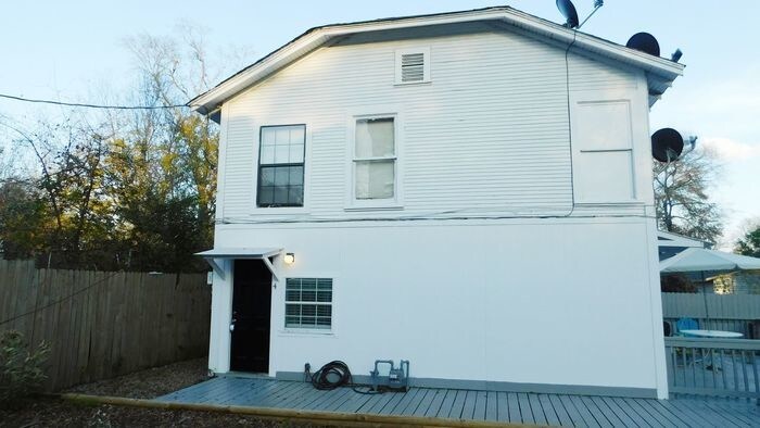 Primary Photo - 1315 N Bois D Arc Ave