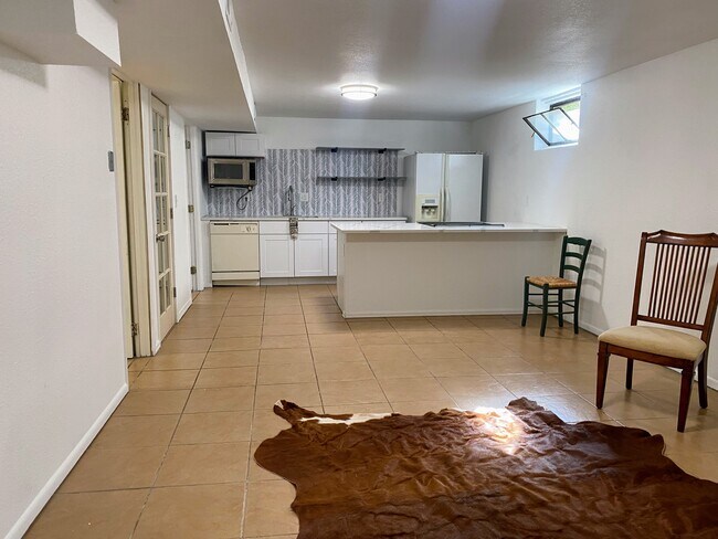 Kitchen - 1374 S Benton St