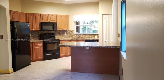Foto del edificio - 170 NW 207th Way