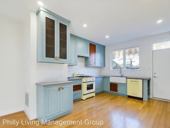Building Photo - 3 br, 2.5 bath House - 1718Tulip St, unit 8