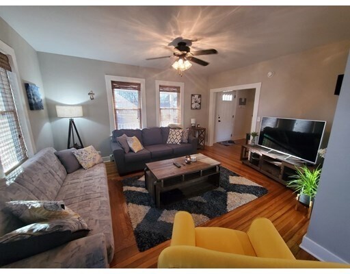 Building Photo - 72 Broad St